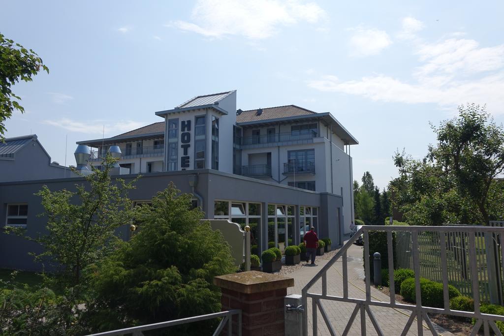 Hotel Till-Moyland Garni Exterior foto